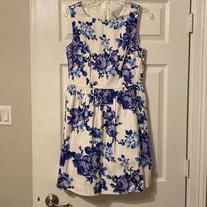 Floral Dress w/ Gold Zipper Detail on Back